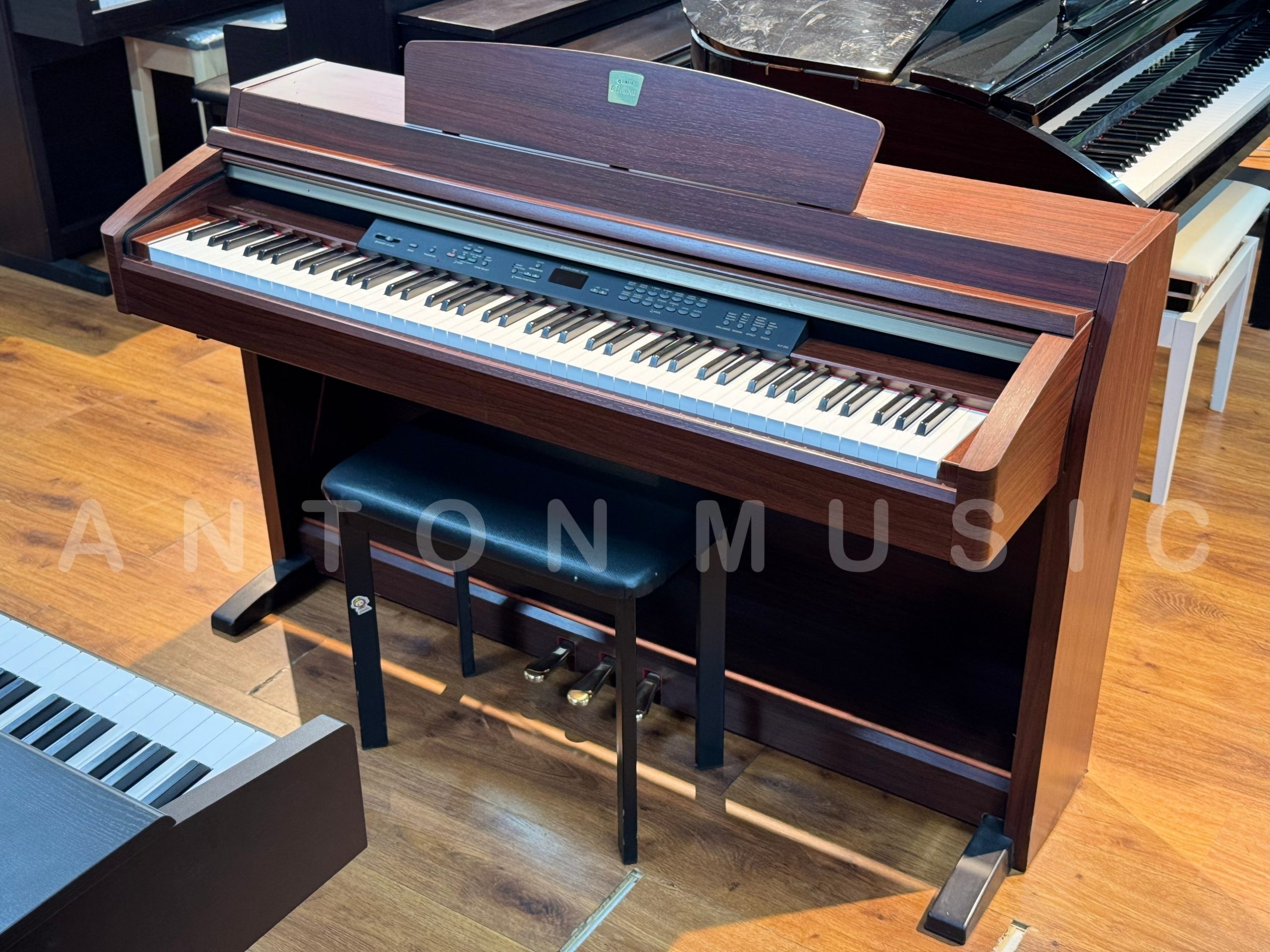 Đàn Piano Yamaha Dòng Clavinova CLP 230 Cho Gia Đình