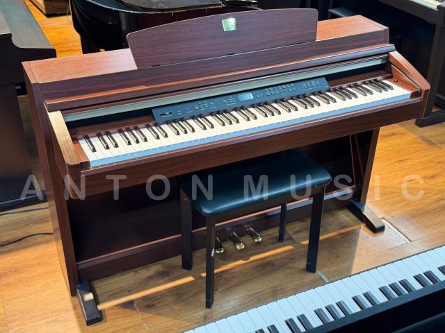 Đàn Piano Yamaha CLP-230 M Màu Đỏ Nâu Gỗ Tinh Tế Hòa Hợp Nội Thất Cổ Điển Và Hiện Đại