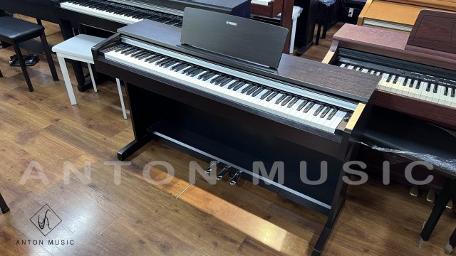 Đàn Piano Yamaha YDP-142 R Màu Nâu Đen ARIUS Like New Tone Ấp Mang Lại Sự Ấm Cúng Cho Gia Đình