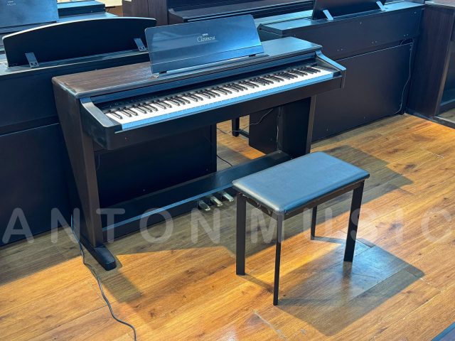 Đàn piano Yamaha dòng Clavinova CLP 123 sản xuất tại Nhật