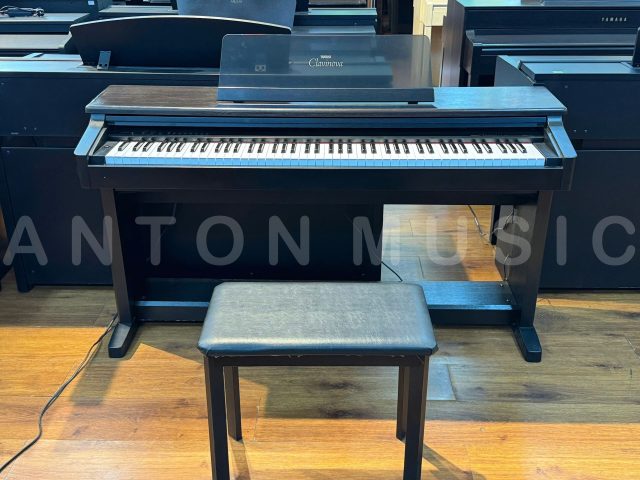 Đàn piano Yamaha dòng Clavinova CLP 123 sản xuất tại Nhật