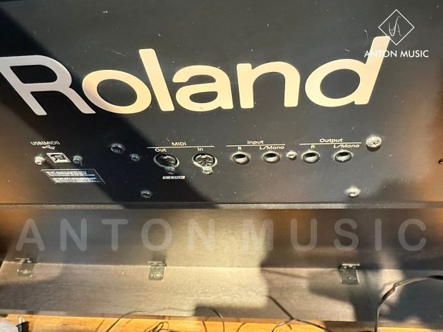 Đàn Piano Điện Roland HP-302 Chuẩn Nhật Bản Cho Người Mới Học