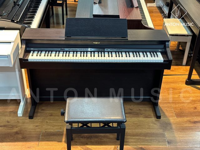 Đàn Piano Điện Roland HP-302 Chuẩn Nhật Bản Cho Người Mới Học