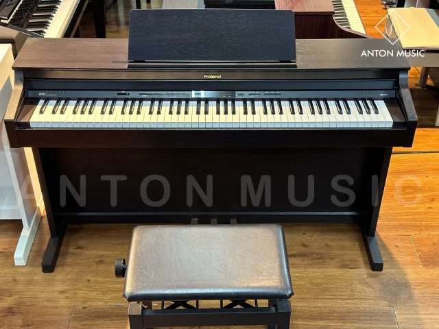 Đàn Piano Điện Roland HP-302 Chuẩn Nhật Bản Cho Người Mới Học