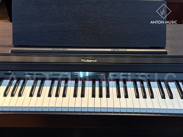 Đàn Piano Điện Roland HP-302 Chuẩn Nhật Bản Cho Người Mới Học