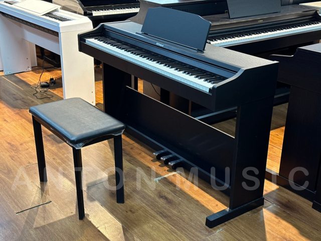 Đàn Piano Roland RP102 Phù Hợp Cho Phòng Học Và Giải Trí Tại Gia