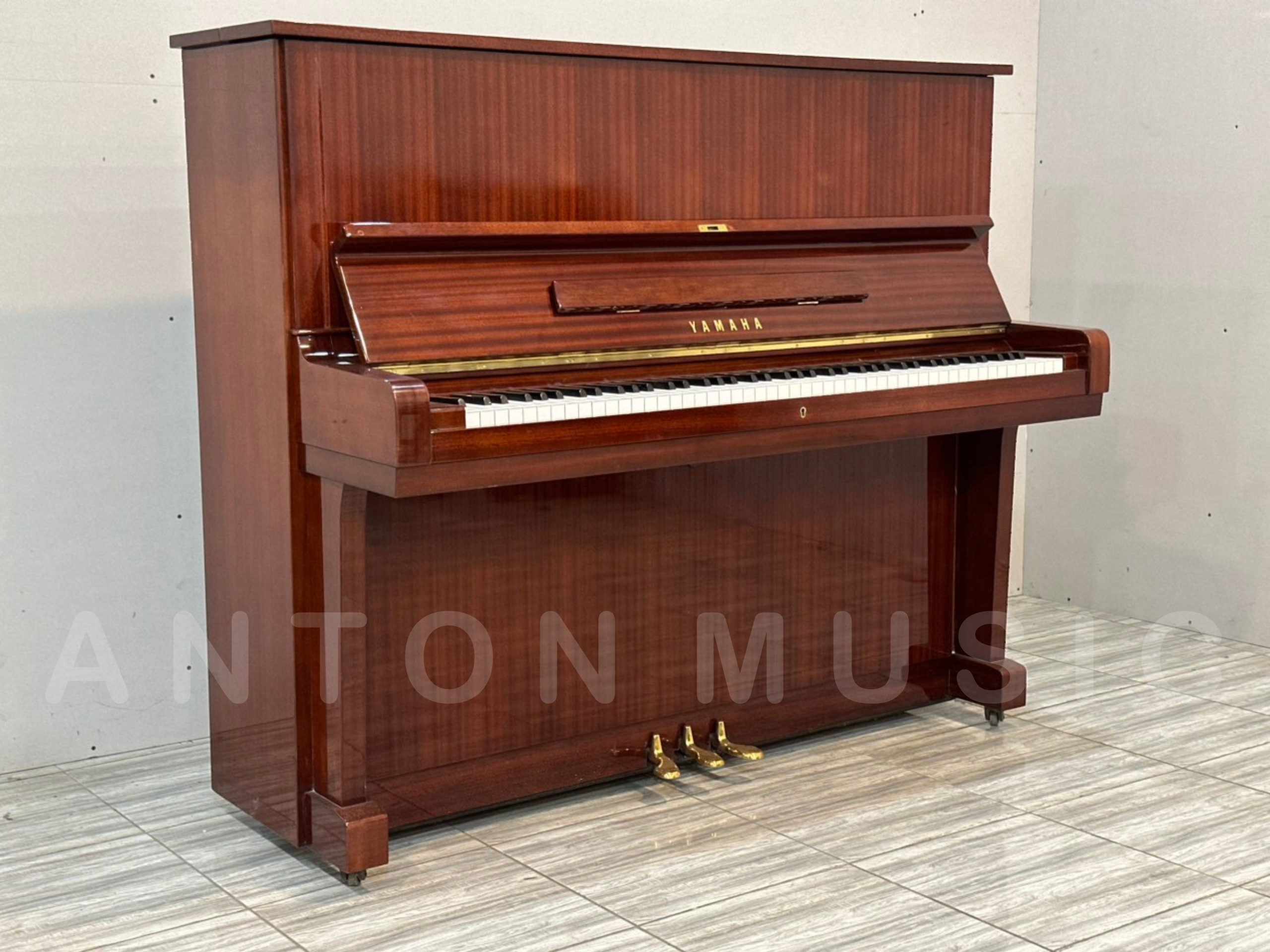 Đàn Piano Yamaha U2F (Size 127cm) Cân Bằng Giữa Chất Âm Của U1 Và Giá Thành Của U3