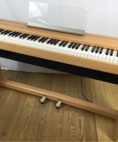 roland f100 digital piano