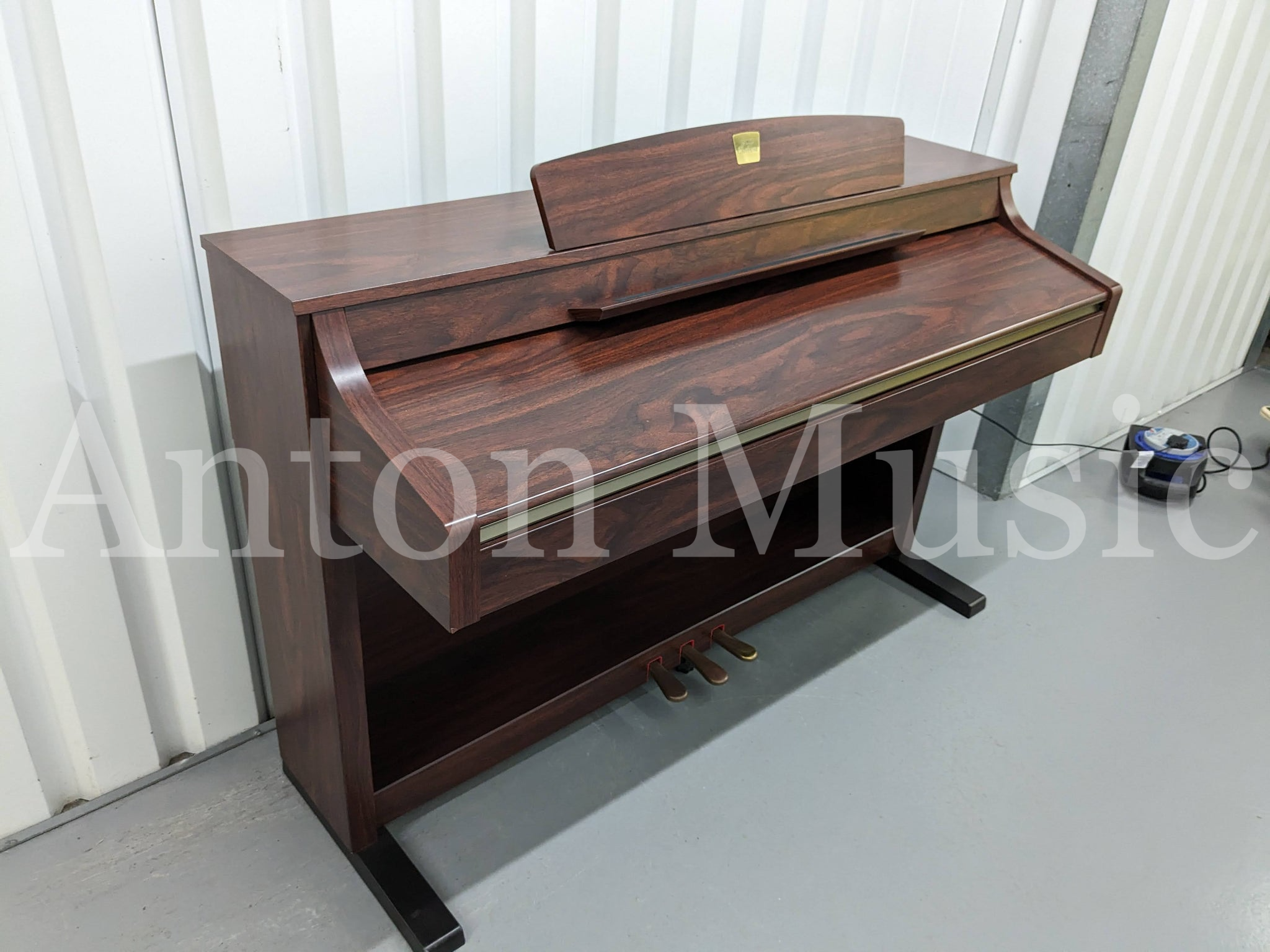 Đàn Piano Màu Gỗ Gụ Nâu Đỏ Yamaha CLP-330 - Giá 14.900.000đ