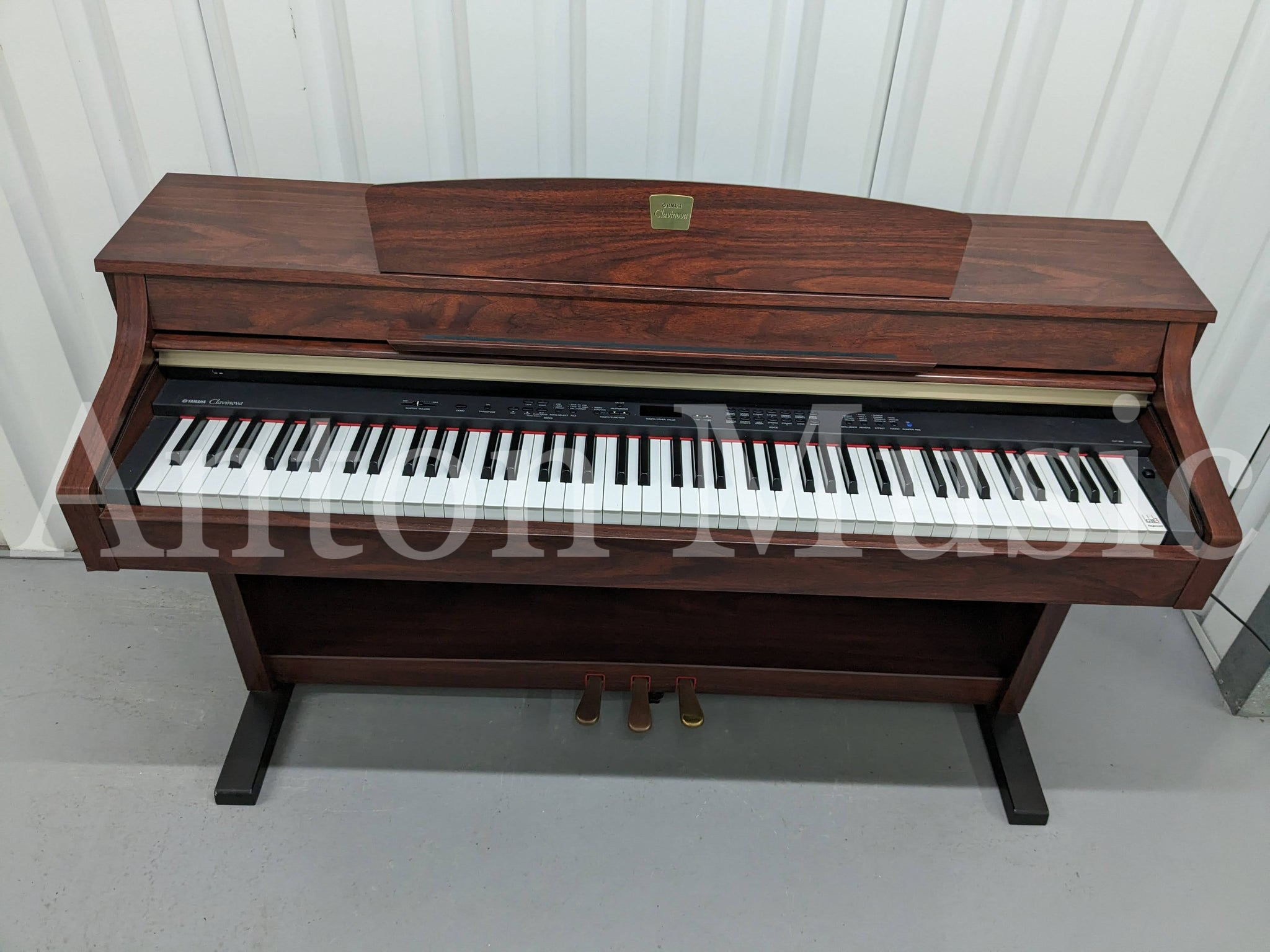 Đàn Piano Màu Gỗ Gụ Nâu Đỏ Yamaha CLP-330 - Giá 14.900.000đ