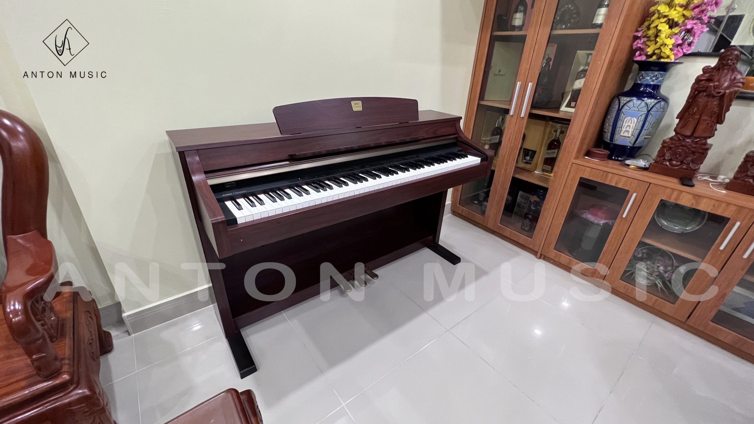 Đàn Piano Yamaha CLP-330 Màu Đỏ Nâu Gỗ (CLP-330 M) Tone Gỗ Ấm Áp, Sang Trọng Và Đậm Chất Cổ Điển