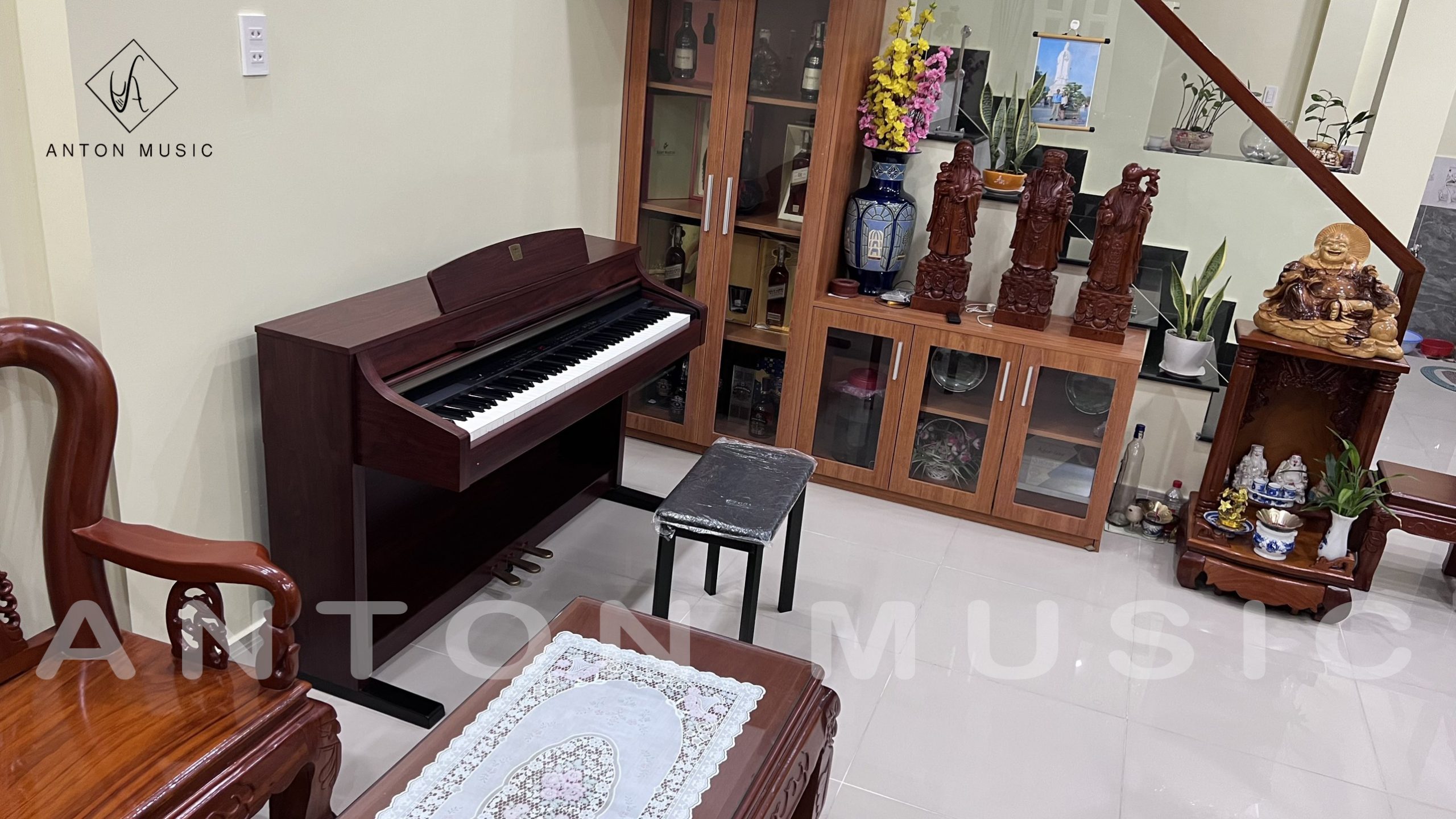 Đàn Piano Yamaha CLP-330 Màu Đỏ Nâu Gỗ (CLP-330 M) Tone Gỗ Ấm Áp, Sang Trọng Và Đậm Chất Cổ Điển