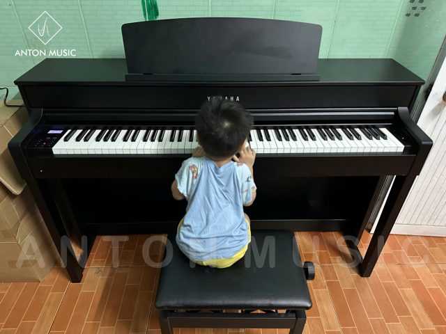 Đàn Piano Điện Yamaha CLP-575B Màu Đen Mun Like New Dòng Clavinova (500 Series)