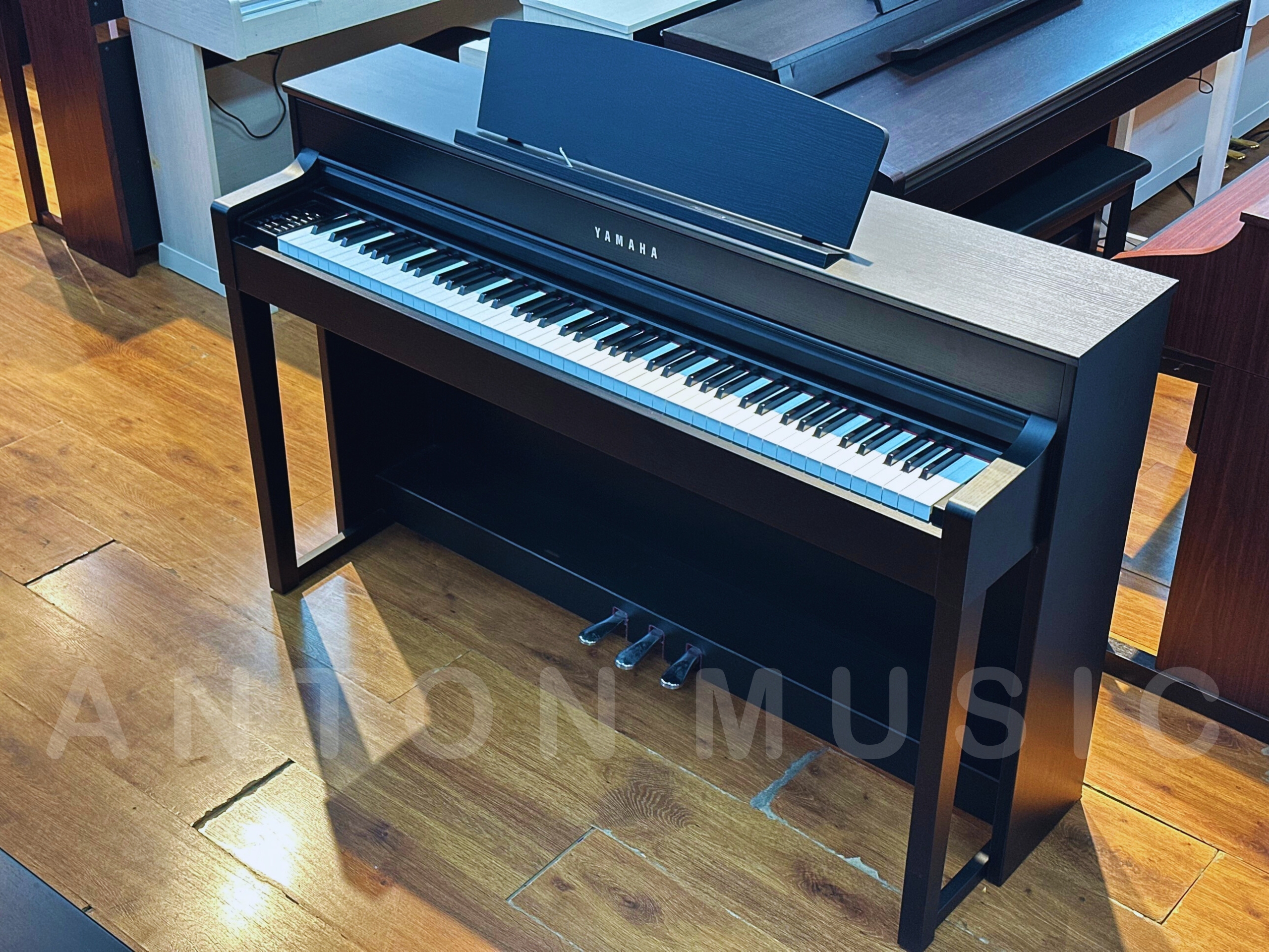 Đàn Piano Yamaha CLP 575B Like New Màu Đen Mun Dòng Clavinova (CLP 500 Series) – Digital Đàn Piano Yamaha CLP 575B Like New Màu Đen Mun Dòng Clavinova (CLP 500 Series) – Digital