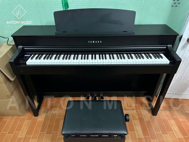 Đàn Piano Điện Yamaha CLP-575B Màu Đen Mun Like New Dòng Clavinova (500 Series)