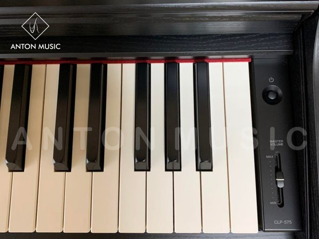 Đàn Piano Điện Yamaha CLP-575B Màu Đen Mun Like New Dòng Clavinova (500 Series)