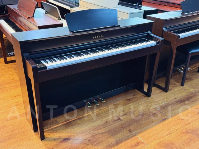 Đàn Piano Yamaha CLP-635 R Màu Nâu Đen Gỗ Hồng Dòng Clavinova (CLP 600 Series)