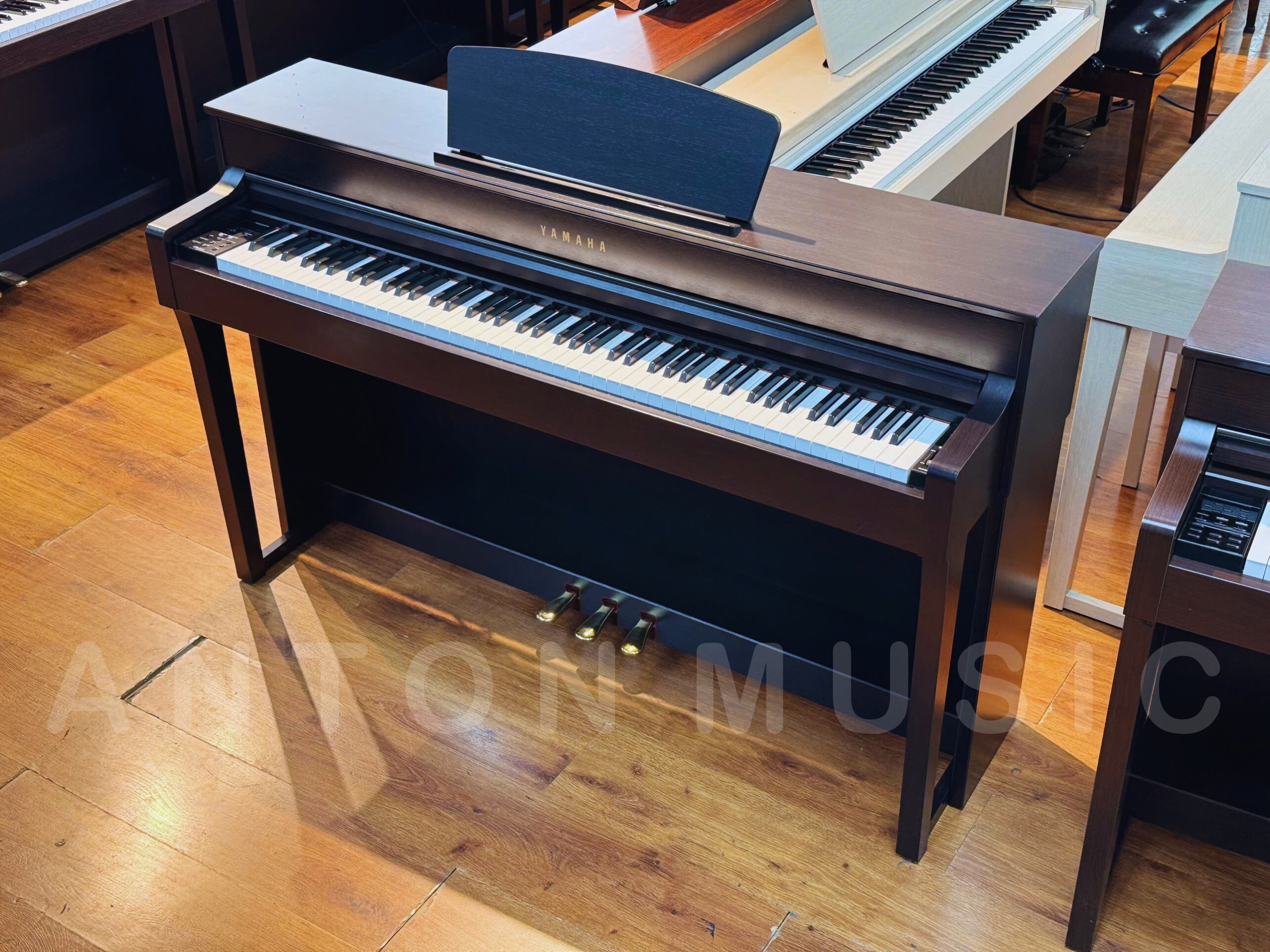 Đàn Piano Yamaha CLP-635 R Màu Nâu Đen Gỗ Hồng Dòng Clavinova (CLP 600 Series)