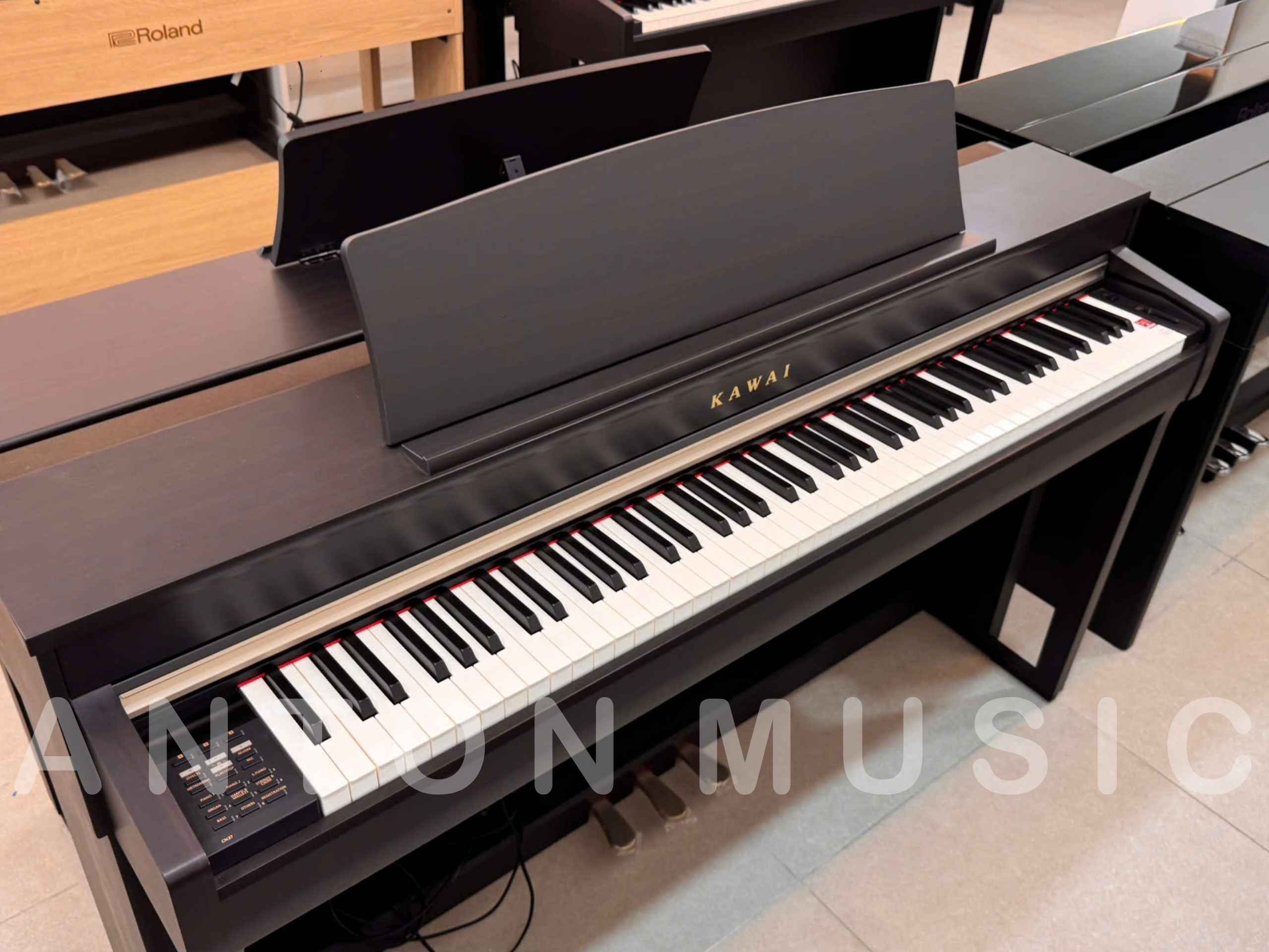Đàn piano điện Kawai CN37R nâu đen gỗ trầm thiết kế thanh lịch, phím nặng chắc tay như đàn cơ
