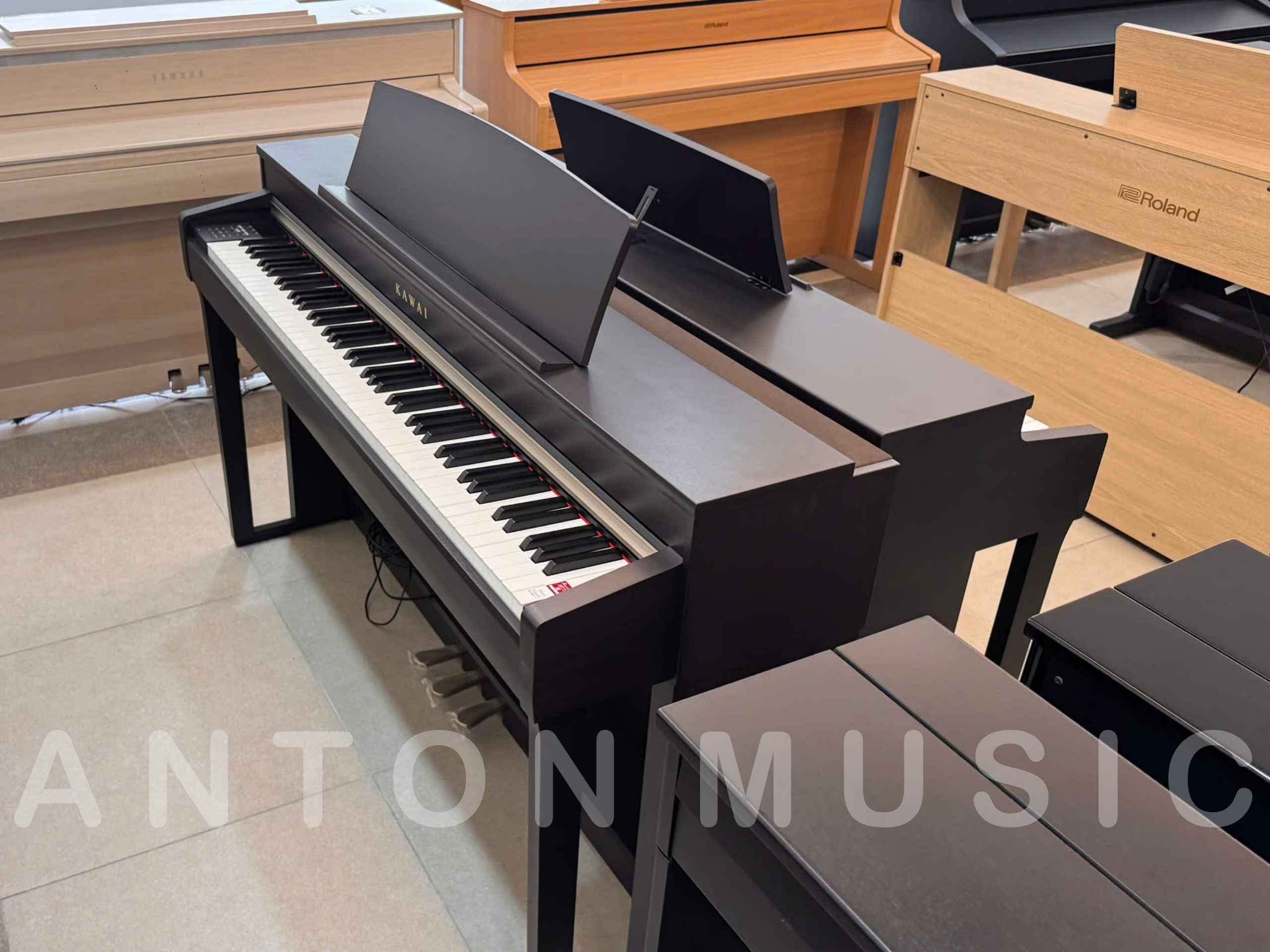 Đàn piano điện Kawai CN37R nâu đen gỗ trầm thiết kế thanh lịch, phím nặng chắc tay như đàn cơ