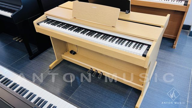 Đàn Piano Yamaha YDP-142 C Màu Vàng Gỗ Anh Đào ARIUS Phong Cách Mộc Mạc, Ấm Cúng Cho Không Gian Nhỏ