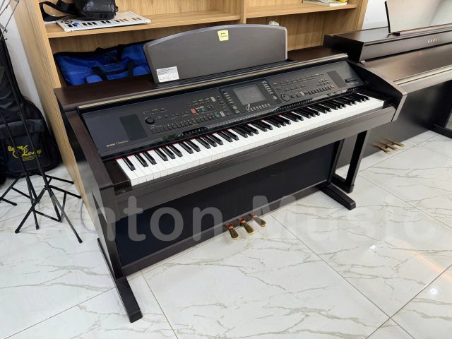 Đàn Piano Yamaha CVP-305 R Màu Nâu Đen Gam Màu Tối Trung Tính Dễ Phối Hợp Với Mọi Style Nội Thất
