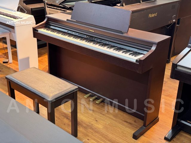 Đàn Piano Nhật Bản Roland HP203 Cho Người Mới Học Giá Tốt Thiết Kế Upright Nhỏ Gọn