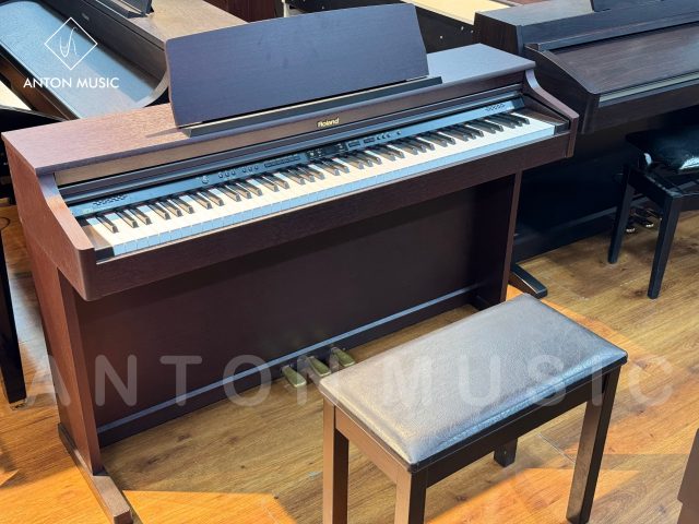 Đàn Piano Nhật Bản Roland HP203 Cho Người Mới Học Giá Tốt Thiết Kế Upright Nhỏ Gọn