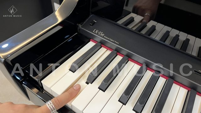 Đàn piano điện hybrid Roland LX-15E
