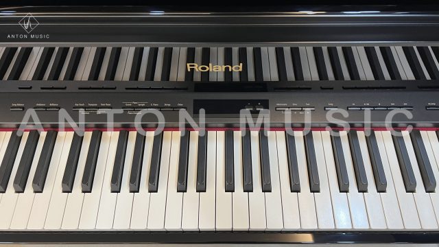 Đàn piano điện hybrid Roland LX-15E
