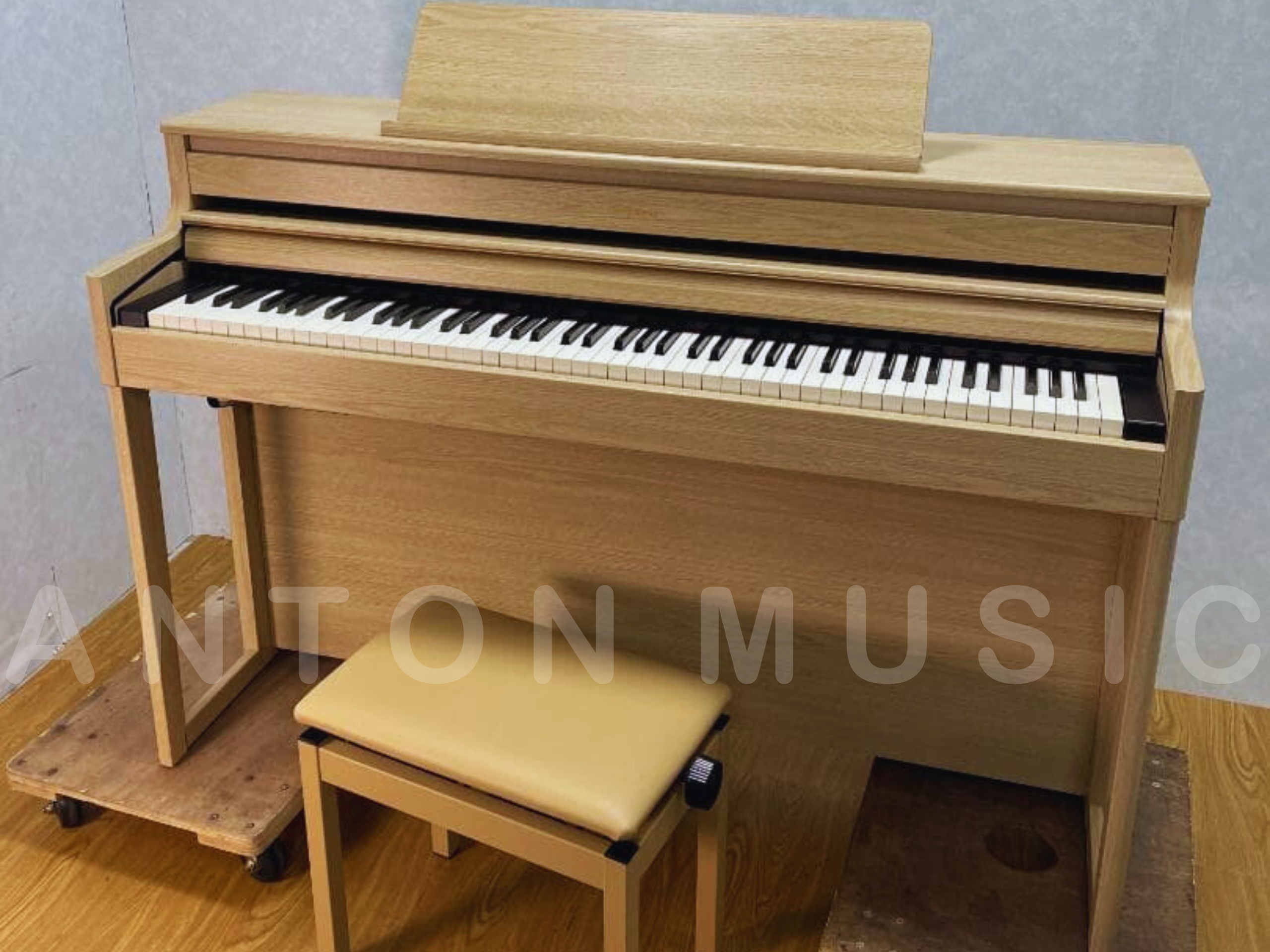 Đàn Piano Roland HP 704 LA Like New Vàng Gỗ Sồi Sáng Home Piano Cao Cấp – Digital