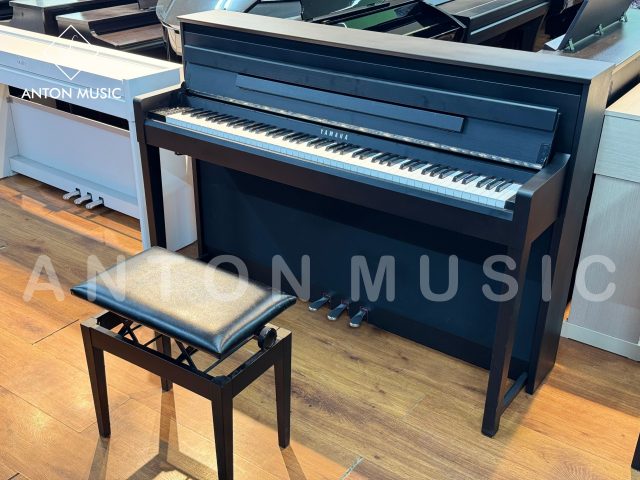 Đàn Piano Điện Yamaha CLP-585B Màu Đen Mun Clavinova Cao Cấp (500 Series)