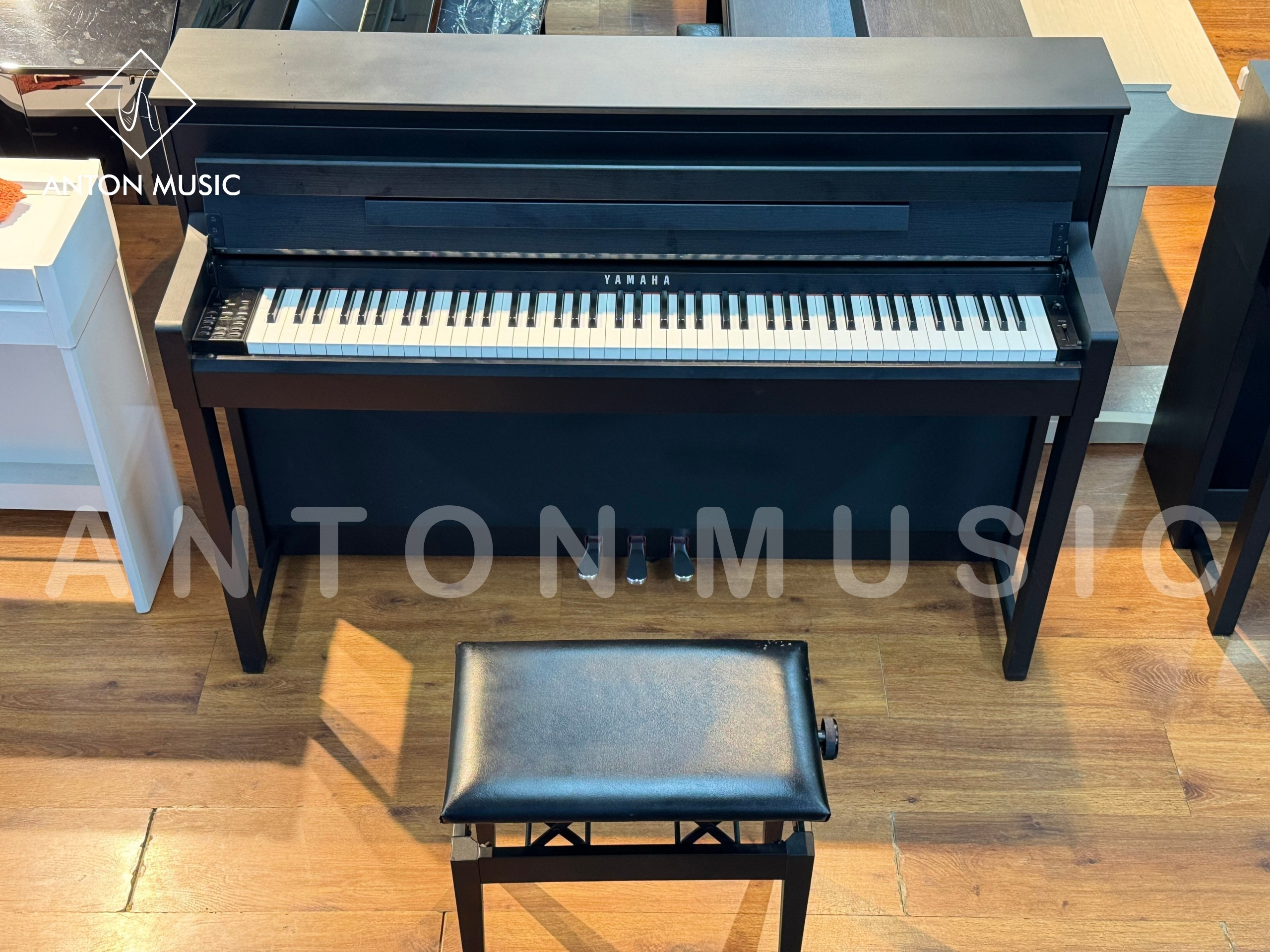 Đàn Piano Yamaha CLP-585 Clavinova Cao Cấp