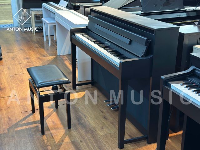 Đàn Piano Yamaha CLP-585 Clavinova Cao Cấp
