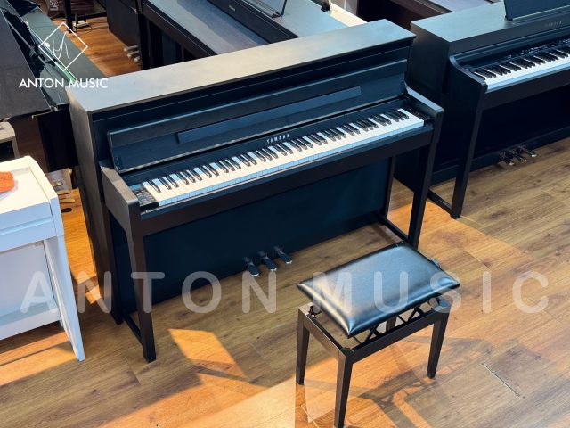 Đàn Piano Điện Yamaha CLP-585B Màu Đen Mun Clavinova Cao Cấp (500 Series)
