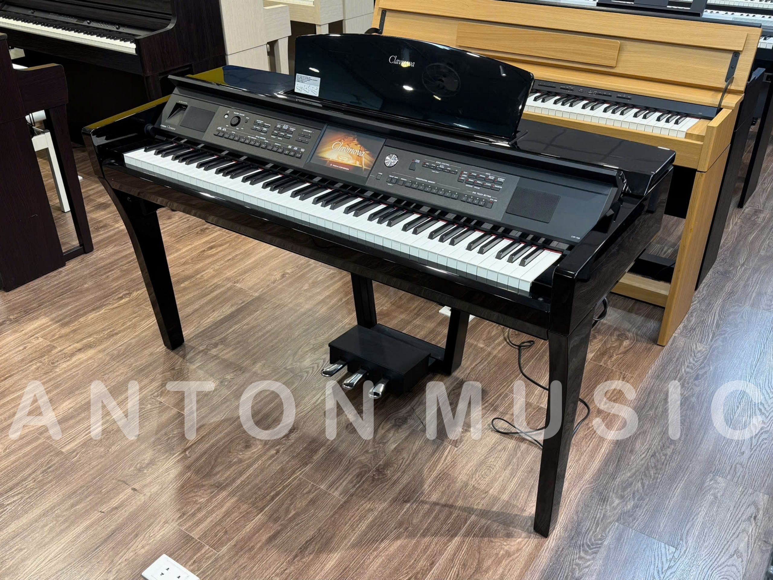 Đàn Piano Yamaha CVP709 (Qua Sử Dụng) Dòng Clavinova Versatile Bàn Phím Gỗ Thật | Màn Hình Cảm Ứng | 7 Loa 3 Đường Tiếng – Digital