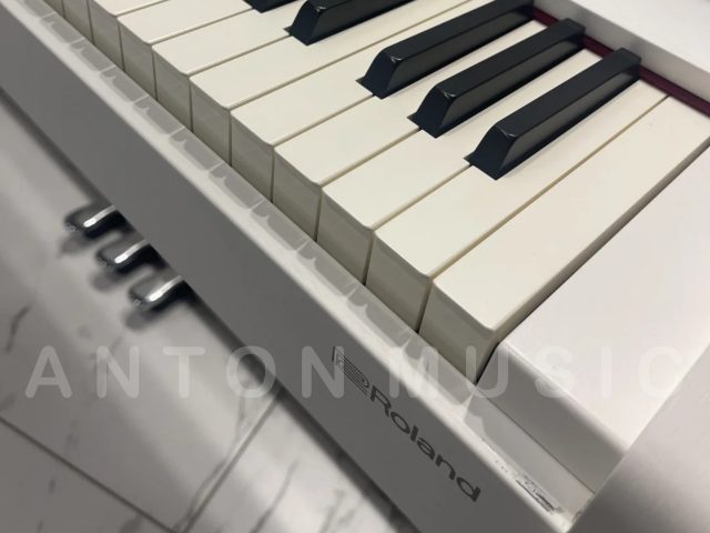 Đàn Piano Điện Roland F-140R Dành Cho Người Mới Học