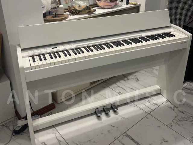 Đàn Piano Điện Roland F-140R Dành Cho Người Mới Học