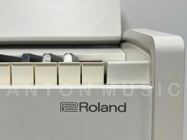 Đàn Piano Điện Roland F-140R Dành Cho Người Mới Học
