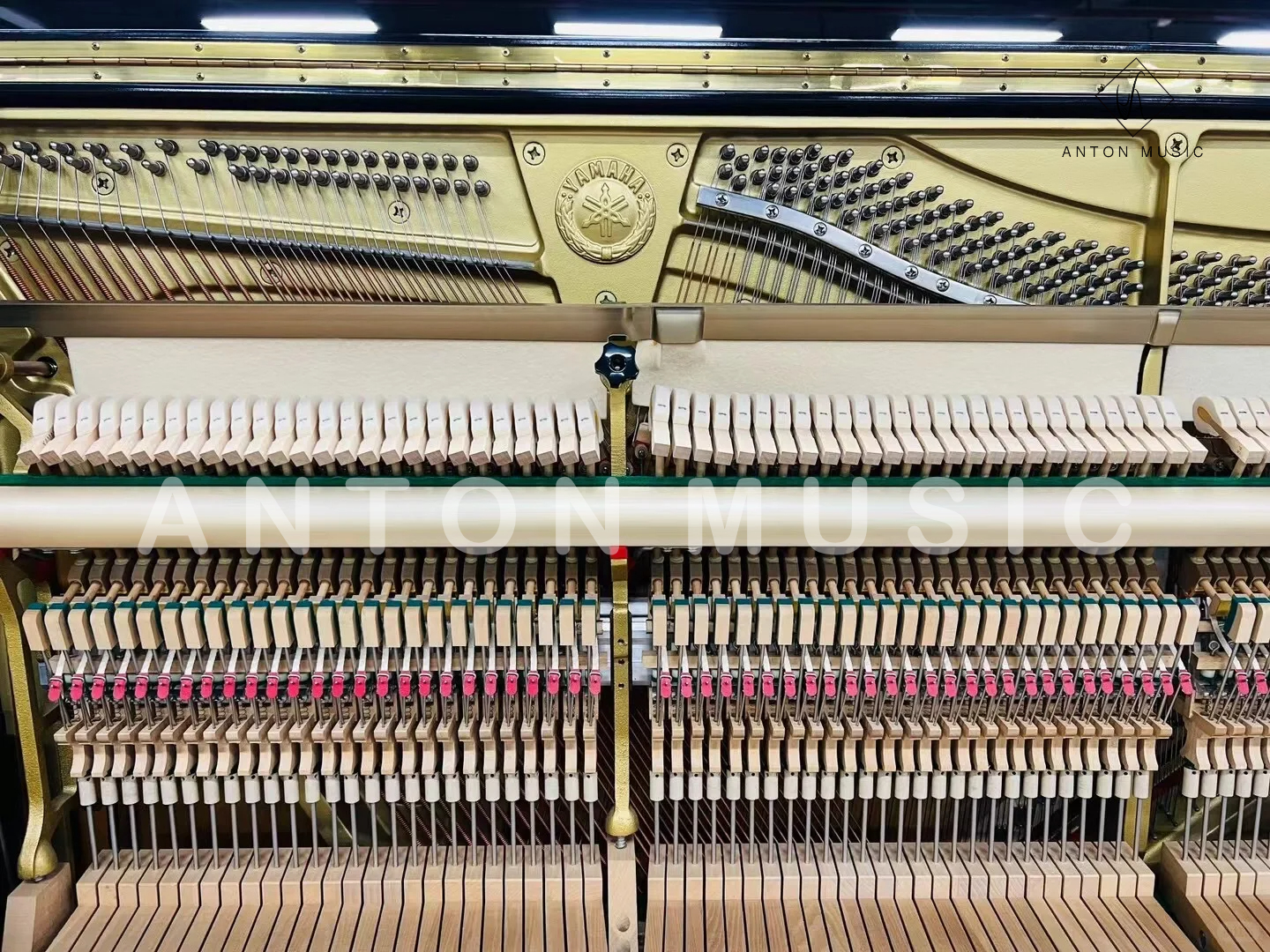 Đàn Piano Cơ Yamaha U300 PE Used Polished Ebony (Đen Bóng)