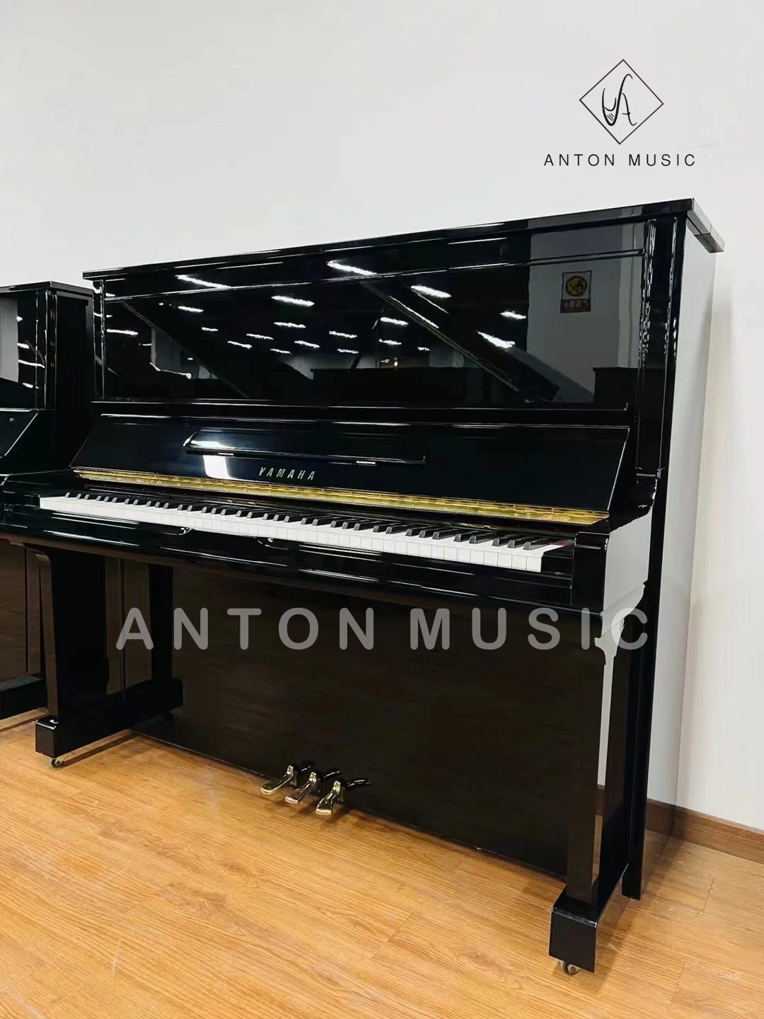 Đàn Piano Cơ Yamaha U300 PE Used Polished Ebony (Đen Bóng)