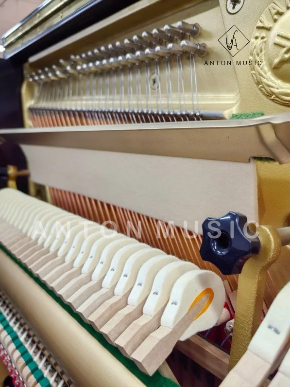 Đàn Piano Cơ Yamaha U300 PE Used Polished Ebony (Đen Bóng)