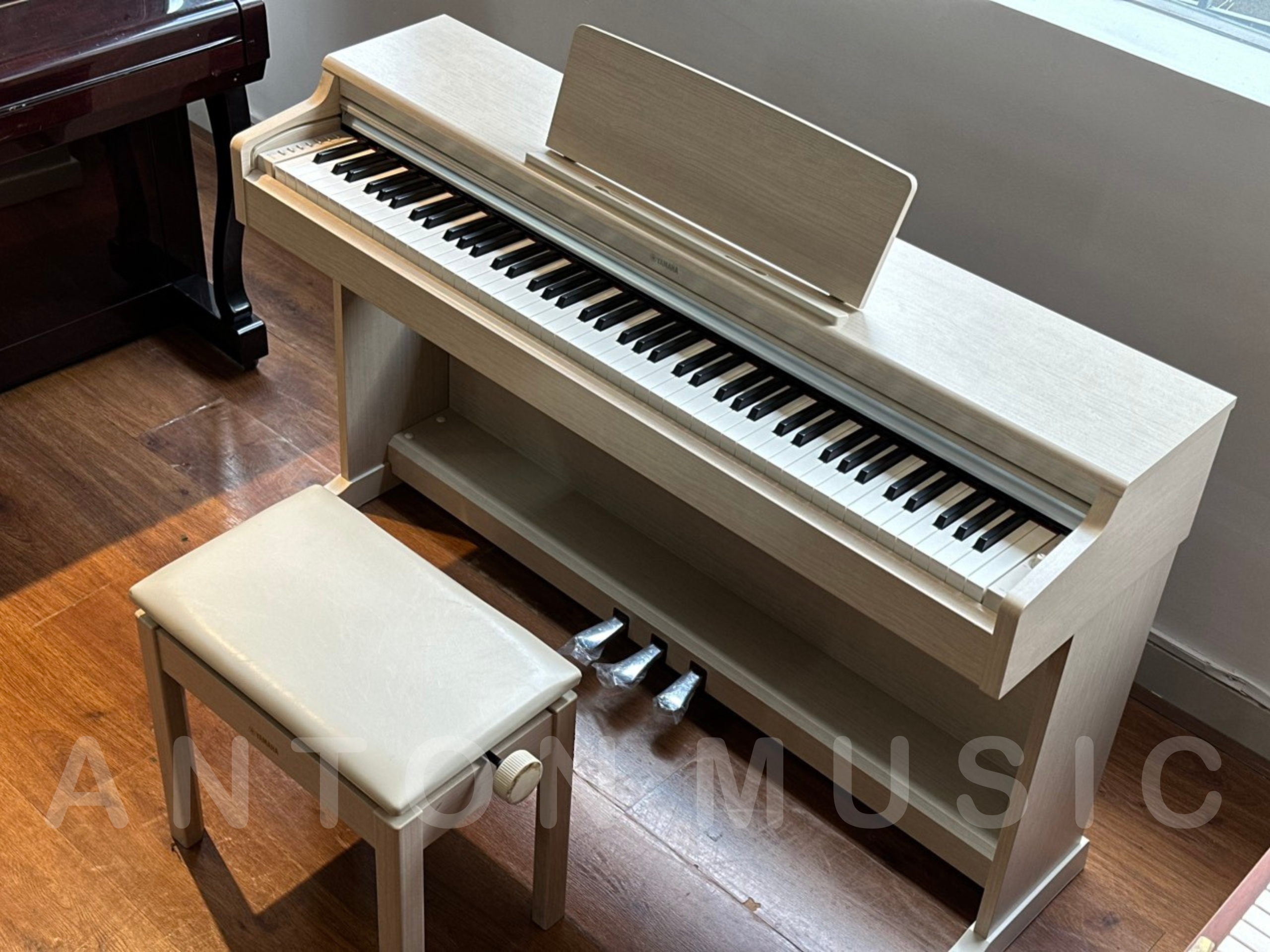 Đàn Piano Điện Yamaha YDP 165WA Màu Trắng Kem Ngà Like New Dòng ARIUS Chất Lượng Nhật Bản