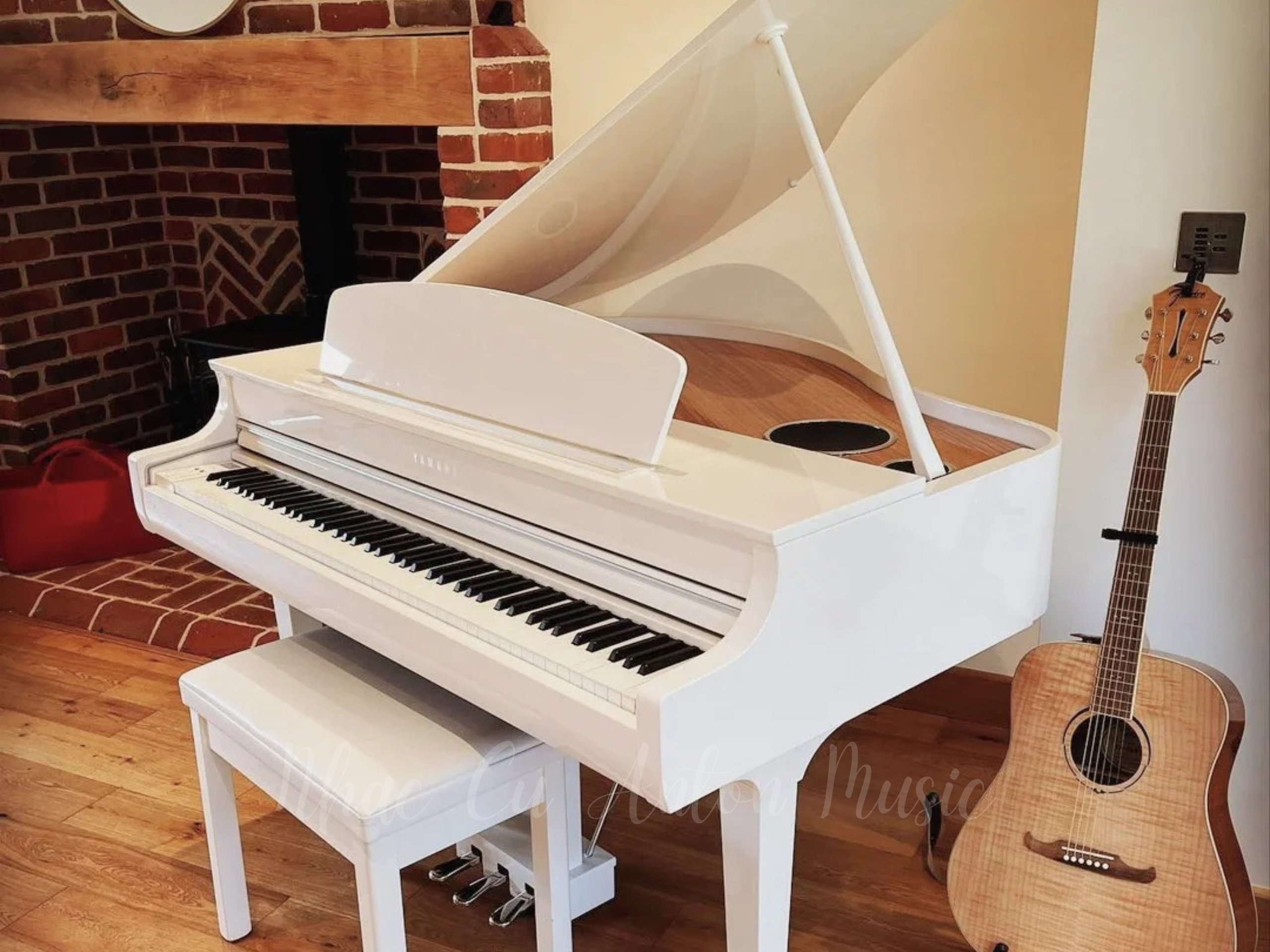 Đàn Piano Điện Dáng Grand Yamaha CLP-795GP-PW Màu Trắng Bóng Cao Cấp (700 Series)