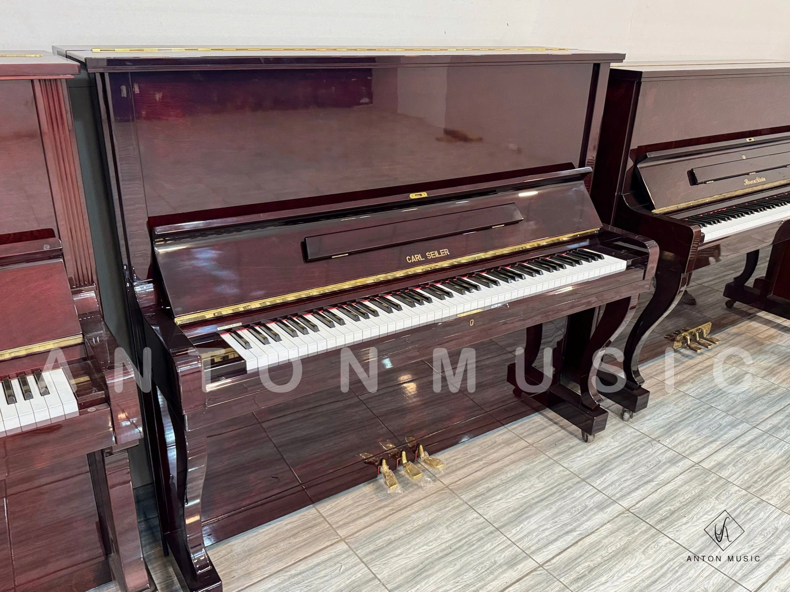 Đàn Piano Carl Seiler 133D Chân Cong Cổ Điển Kiểu Pháp