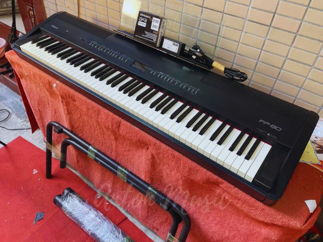 Đàn Piano Roland FP-80 Portable Di Động Nhỏ Gọn Cho Biểu Diễn Sân Khấu Và Giải Trí Tại Gia
