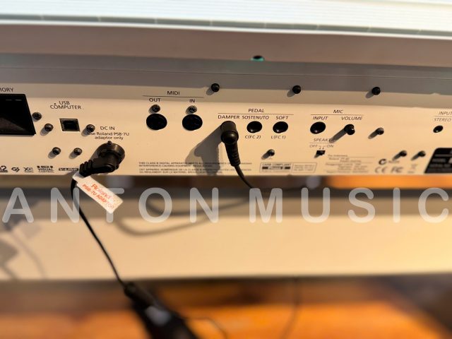 Đàn piano điện Stage biểu diễn Roland FP-80 trắng sáng (FP-80 WH) hàng Nhật