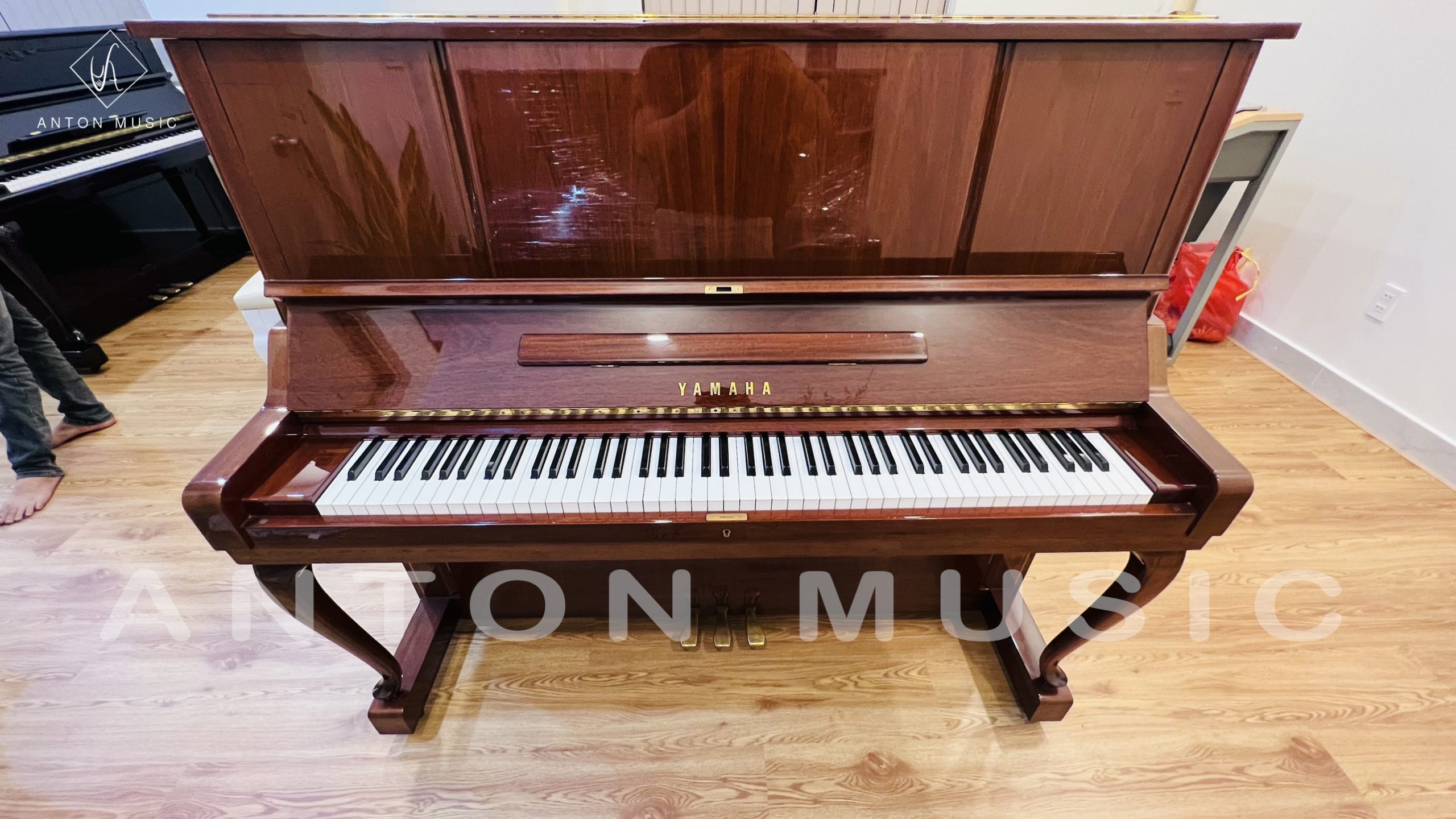 Đàn Cơ Upright Piano Yamaha W106 99% Màu Gỗ Bóng Upright