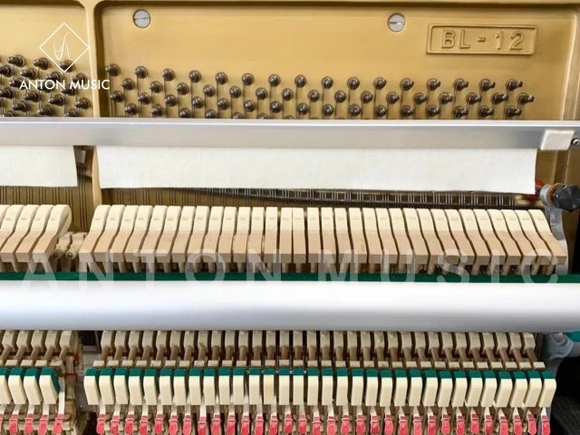 Đàn Piano Cơ Nhật Bản Kawai BL12 Cho Người Mới Học Giá Tốt