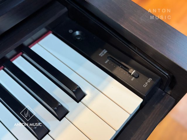 Đàn Piano Điện Yamaha CLP 575R Màu Nâu Đen Like New Dòng Clavinova (500 Series)